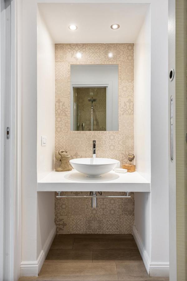 B&B Majestade Cagliari Bagian luar foto